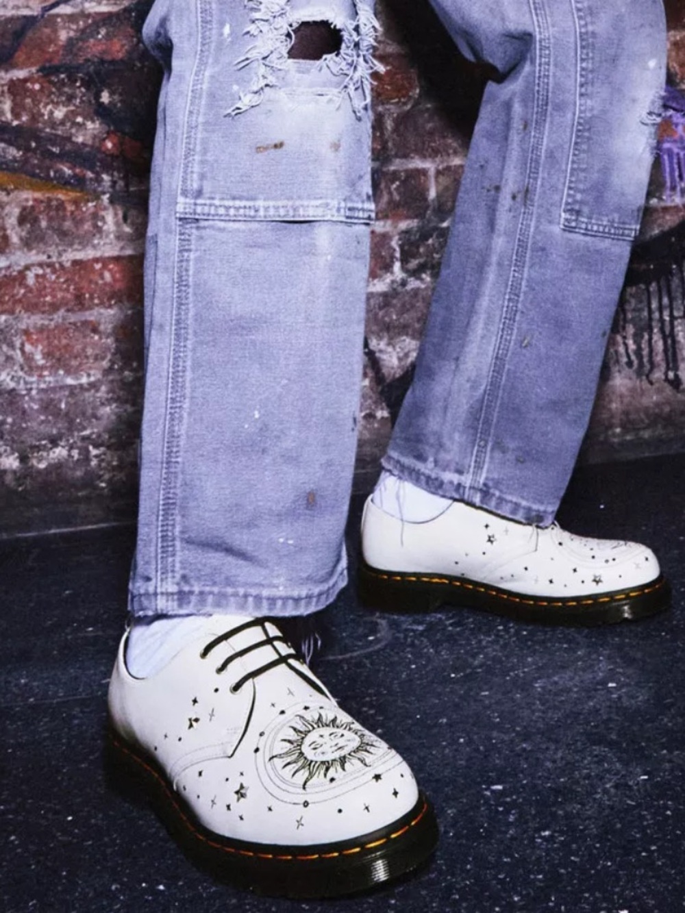 Doc Martens 1461 Cosmic Embroidered Leather Oxford Shoes | 8 (39) - Picture 2 of 15